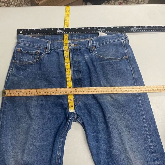 LEVI’S 501‎ Button Fly Men’s Blue Straight Jeans Size 40X32 HAND MEASURES 36X28 - Picture 3 of 12
